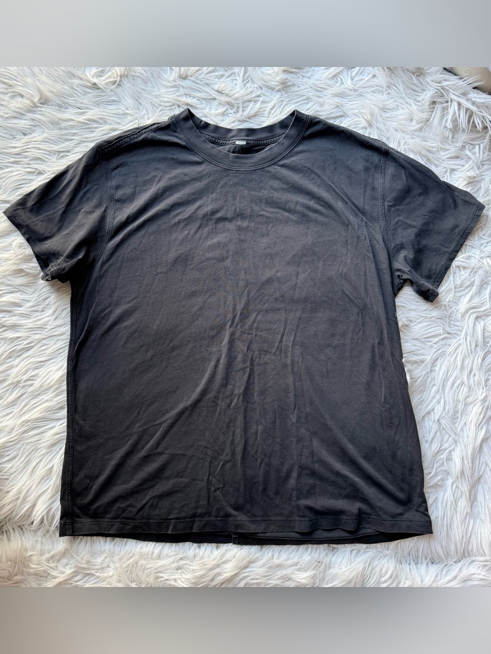 Lululemon Women’s Black Relaxed Boyfriend T Shirt Short Sleeve Tee exposed seam